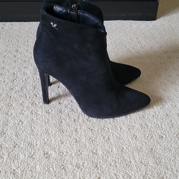 Fox & Dogs Booties - Picture 5 of 10